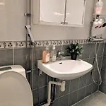 20 - In Centre