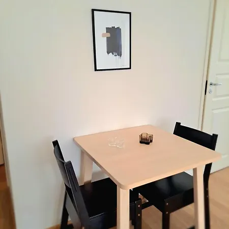 Apartment 20 - In Centre, Free Parking! *