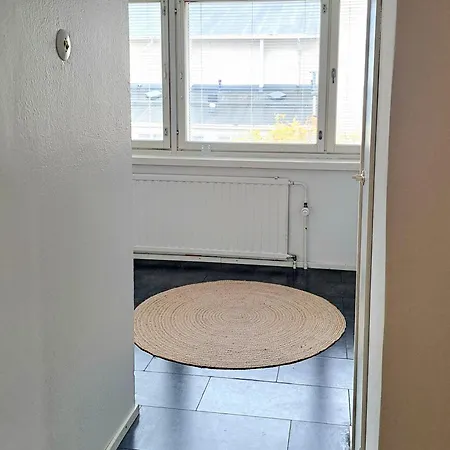 20 - In Centre, Free Parking! *