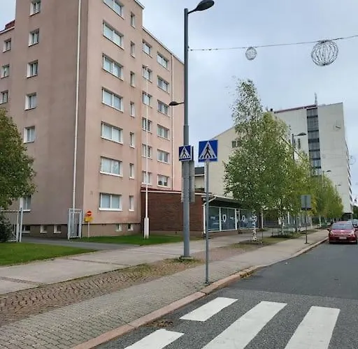 20 - In Centre, Free Parking! *