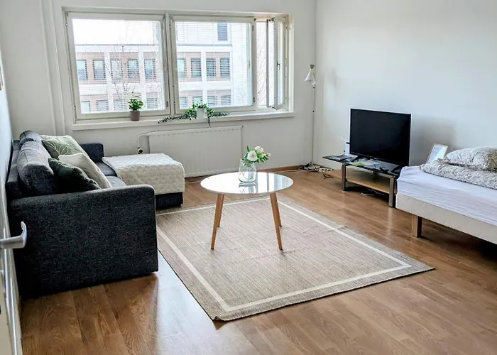 20 - In Centre, Free Parking! *